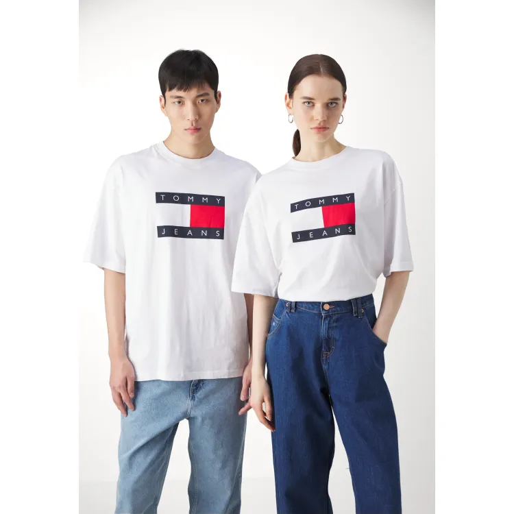 Tommy Jeans SKATE FLAG TEE UNISEX - T-shirt con stampa