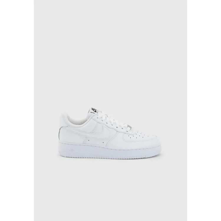 Nike Sportswear AIR FORCE 1 07 FLYEASE - Sneakers basse