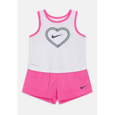 Nike Sportswear HAPPY CAMPER SET - Top