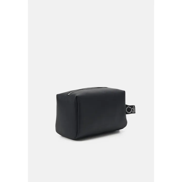 Calvin Klein Jeans ULTRALIGHT BEAUTY CASE UNISEX - Trousse