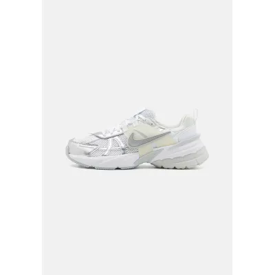 Nike Sportswear V2K RUN - Sneakers basse