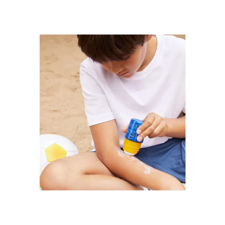NIVEA NIVEA SUN KIDS SCHUTZ & PFLEGE ROLLER LSF 50+ - Crema solare