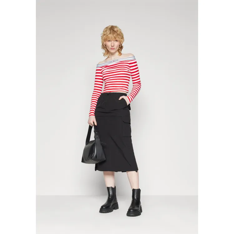 Tommy Jeans LOGO TAPE OFF SHOULDER - Maglietta a manica lunga