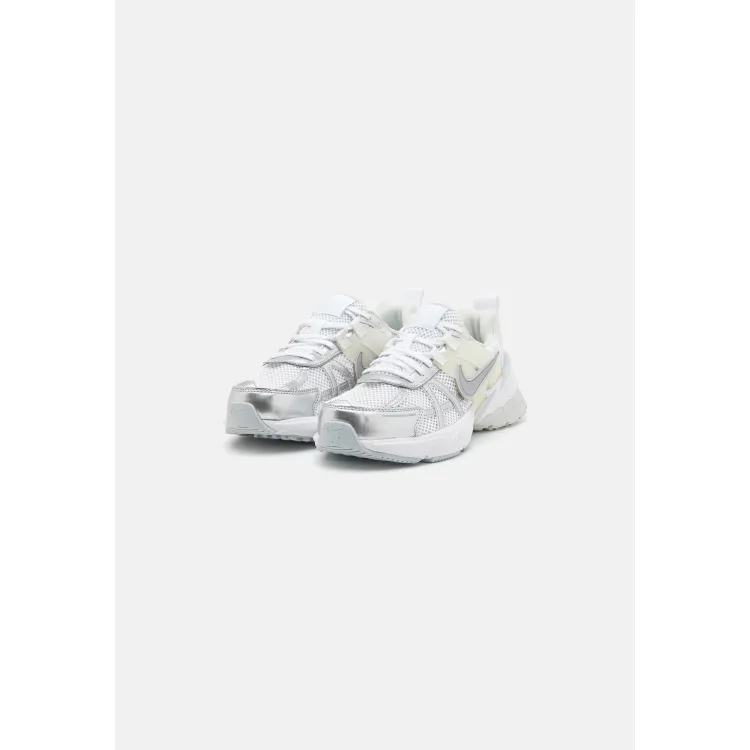 Nike Sportswear V2K RUN - Sneakers basse