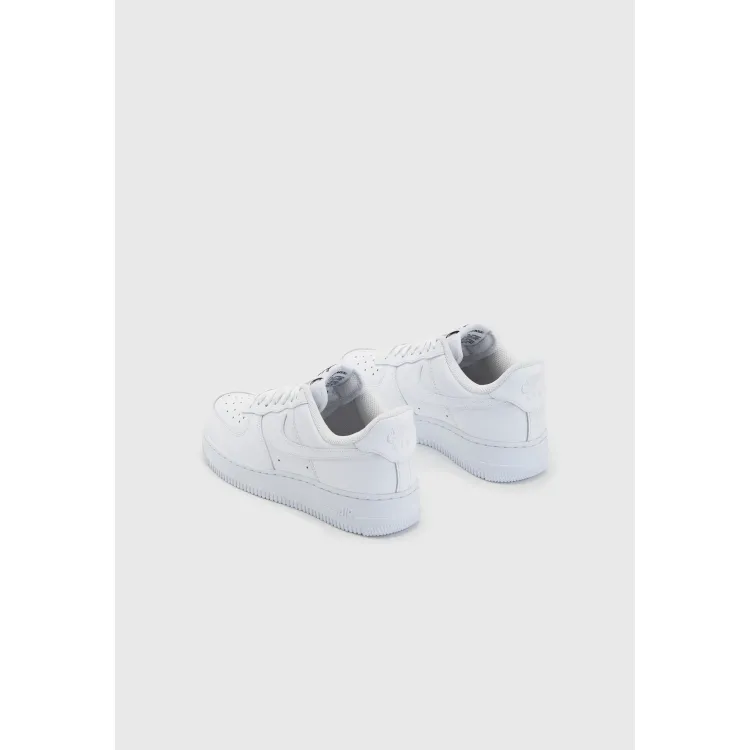 Nike Sportswear AIR FORCE 1 07 FLYEASE - Sneakers basse