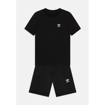 adidas Originals TEE KIDS UNISEX SET - Shorts