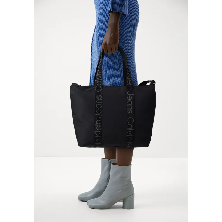 Calvin Klein Jeans ULTRALIGHT - Shopping bag