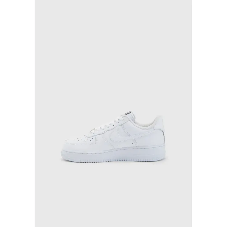 Nike Sportswear AIR FORCE 1 07 FLYEASE - Sneakers basse