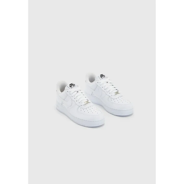 Nike Sportswear AIR FORCE 1 07 FLYEASE - Sneakers basse
